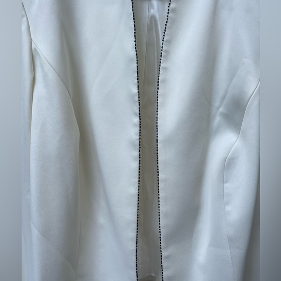 🔥🖤Women’s Dress Barn ivory blazer, black glass bead trim. Size 16W Beautiful! - Picture 4 of 5